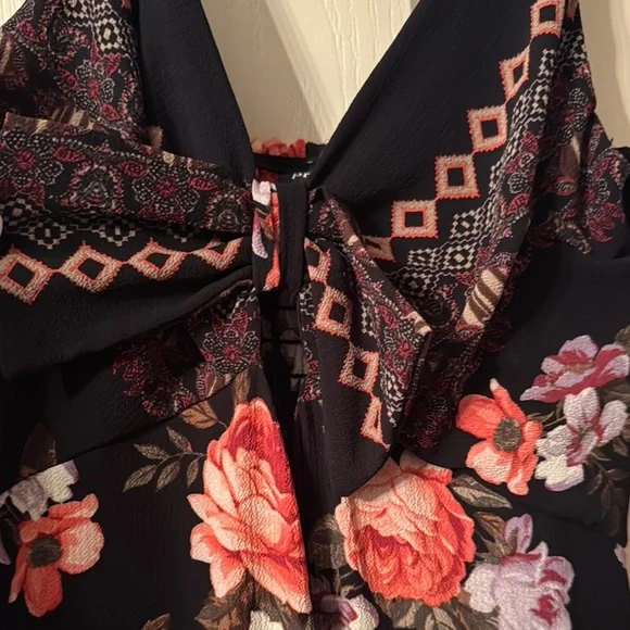 Privy Black and Pink Floral Jumpsuit - Picture 4 of 6